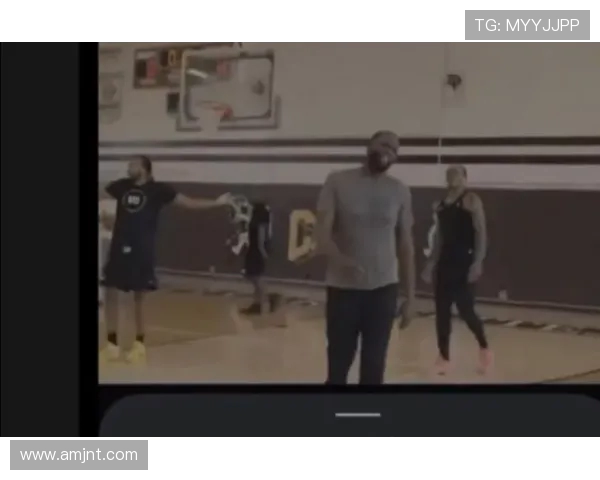 美媒曝光追梦打野球铁王态度引热议 普尔点赞背后暗藏深意 美媒曝光追梦打野球铁王态度引热议 普尔点赞背后暗藏深意